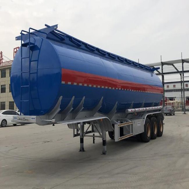 Autocisterna per il trasporto di carburante